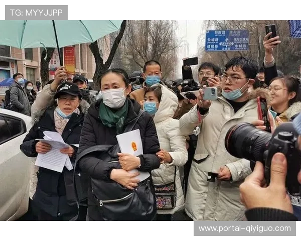 苍南队直升机横幅助威,地域荣誉感引爆社交媒体 苍南队直升机横幅助威,地域荣誉感引爆社交媒体