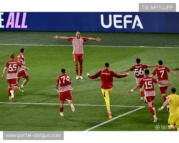 阿贾克斯1-2不敌奥林匹亚科斯，主场全败战绩结束欧冠征程